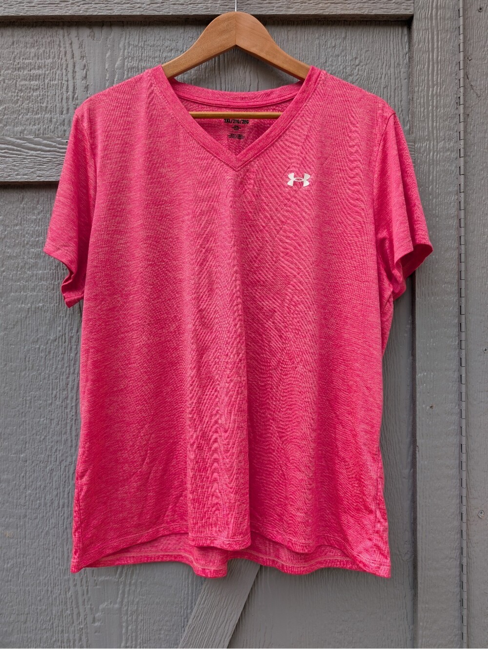 2 Under Armour Women's 2XL V-Neck Loose T-shirts Orange, Pink